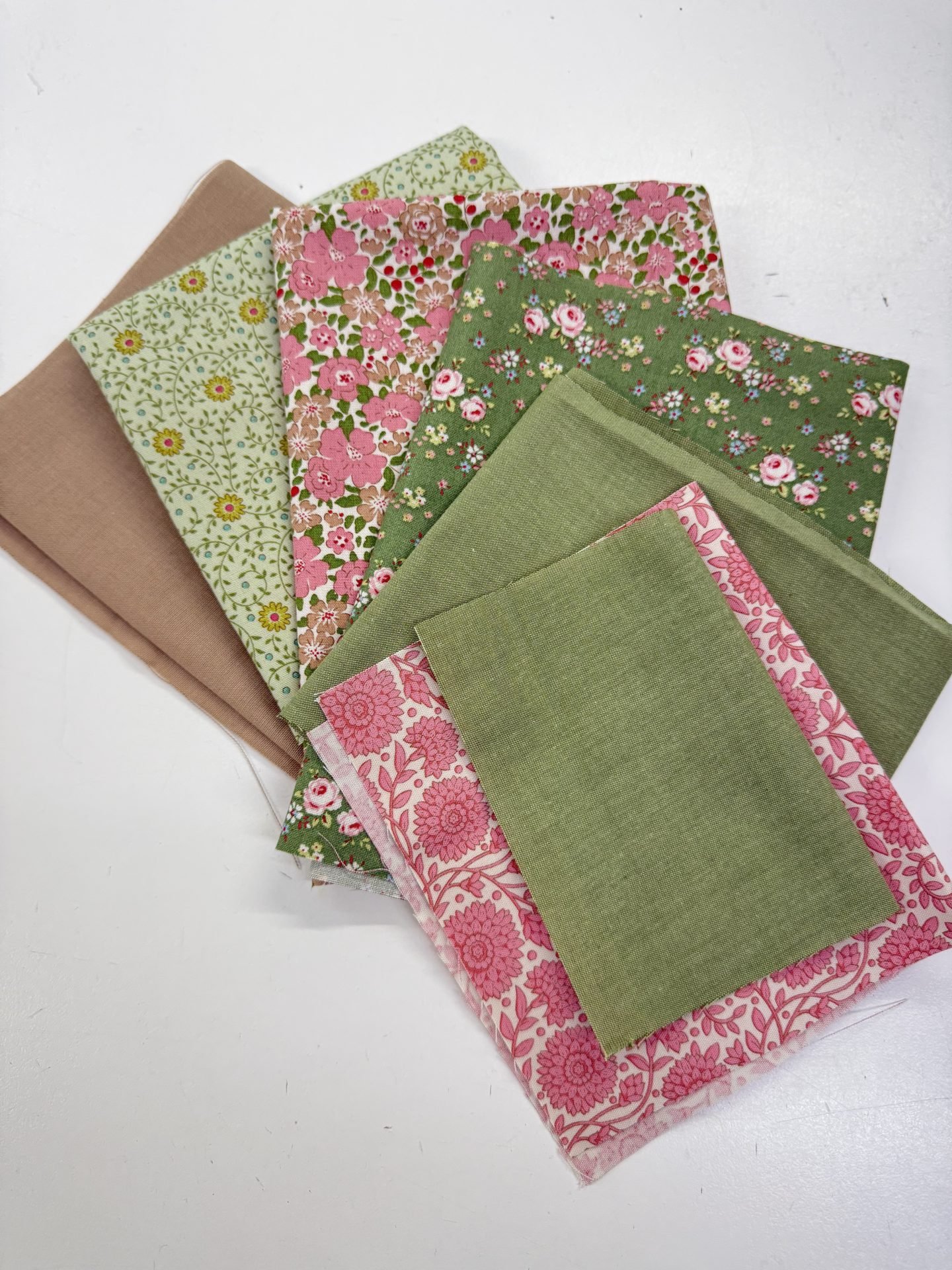 Tilda Kitschy Friends Sewing Kit – Green Floral Dress