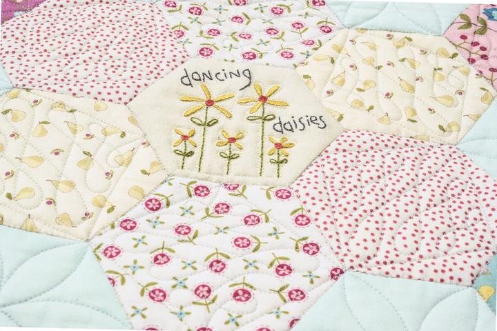 Willowbrook Hexie Quilt Pattern & Fabric Kit