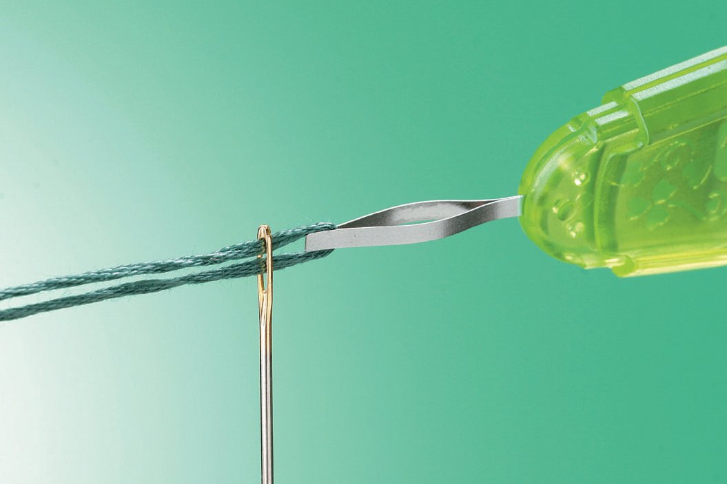 Clover Embroidery Needle Threader