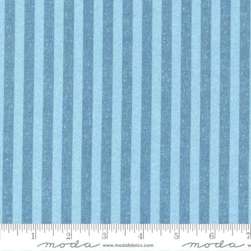 Lakeside Gatherings – Soft Stripes Fat 1/4 – Mist
