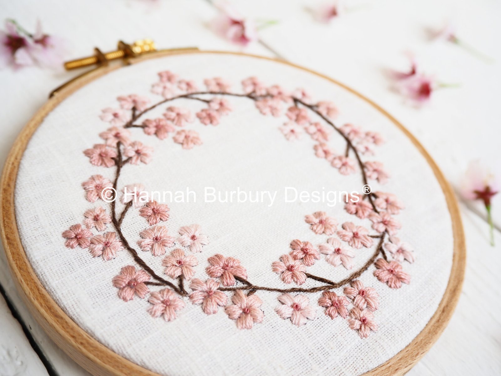 Bonnie Wreath Embroidery Kit by Hannah Burbury