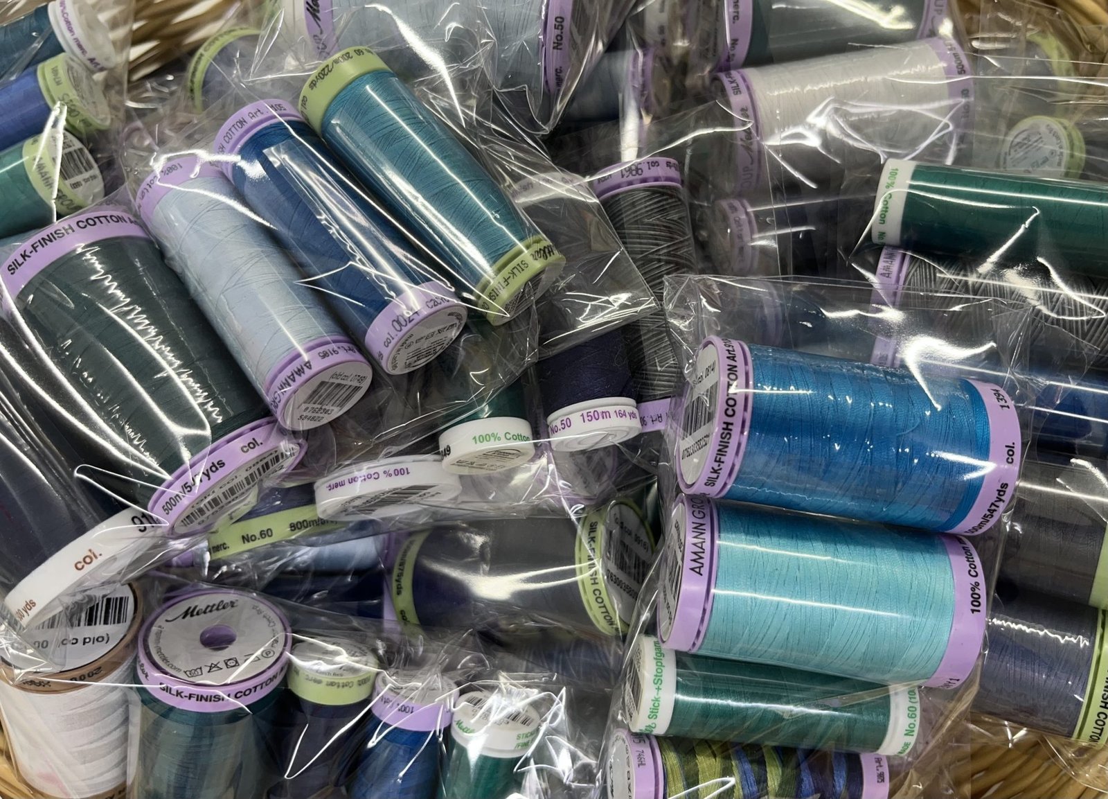 Mettler Thread Lucky Dip Pack – Water